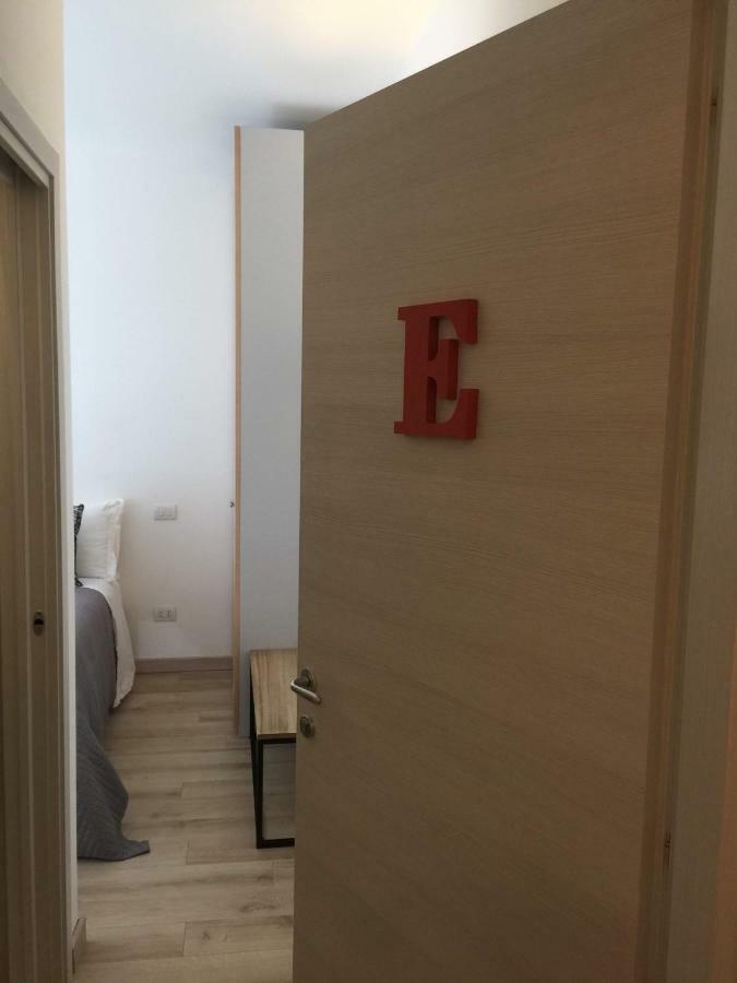 ורונה Adige Rooms Porta Vittoria מראה חיצוני תמונה
